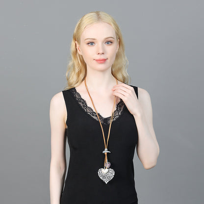 Trendy Love Heart Necklace – Elegant Gothic Pendant Jewelry