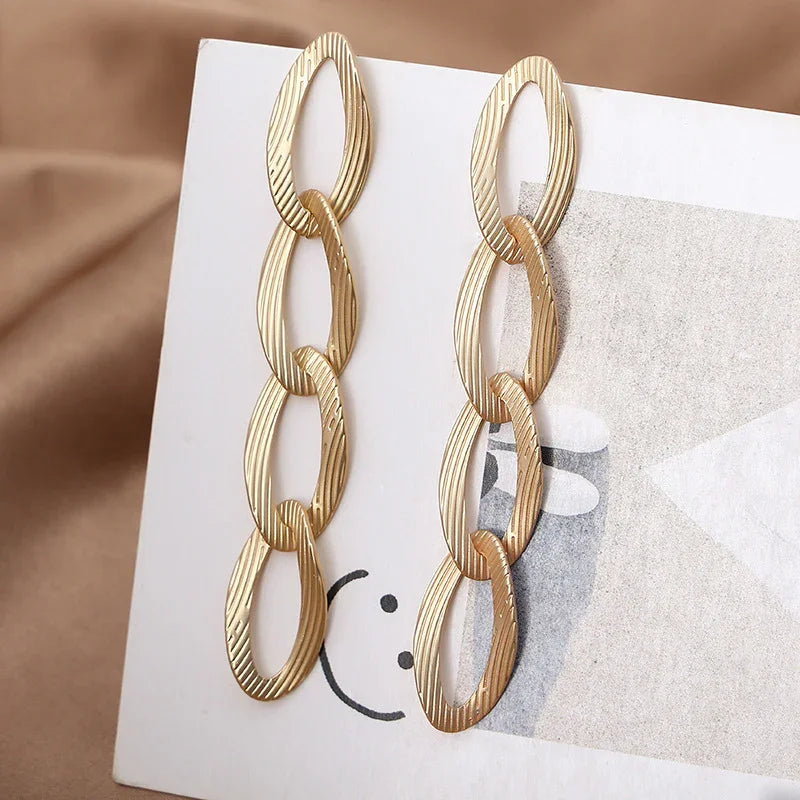 Geometric Twist Design Earrings - Fashionable Irregular Figure Eight Jewelry for Women - CIVIBUY