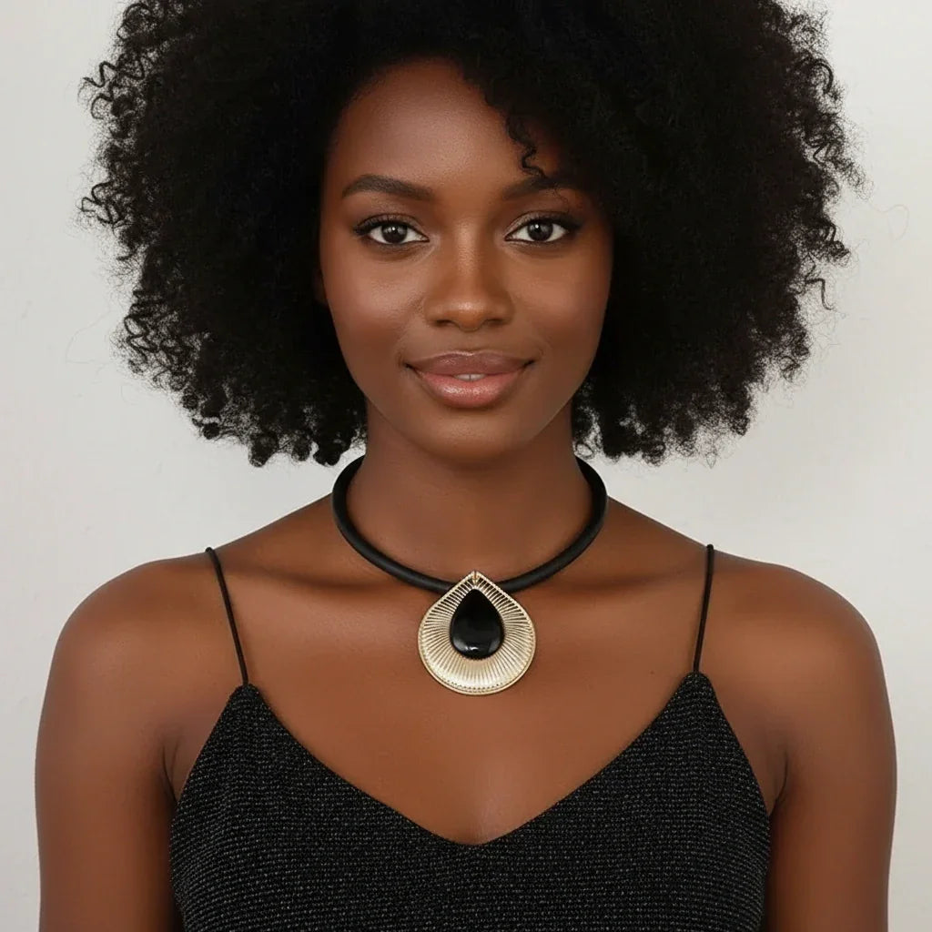 Elegant Artistic Vintage Black Gold Pendant Necklace