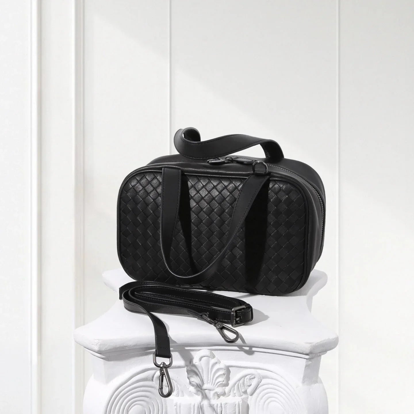 Black leather woven pattern handbag for women, stylish and elegant tote