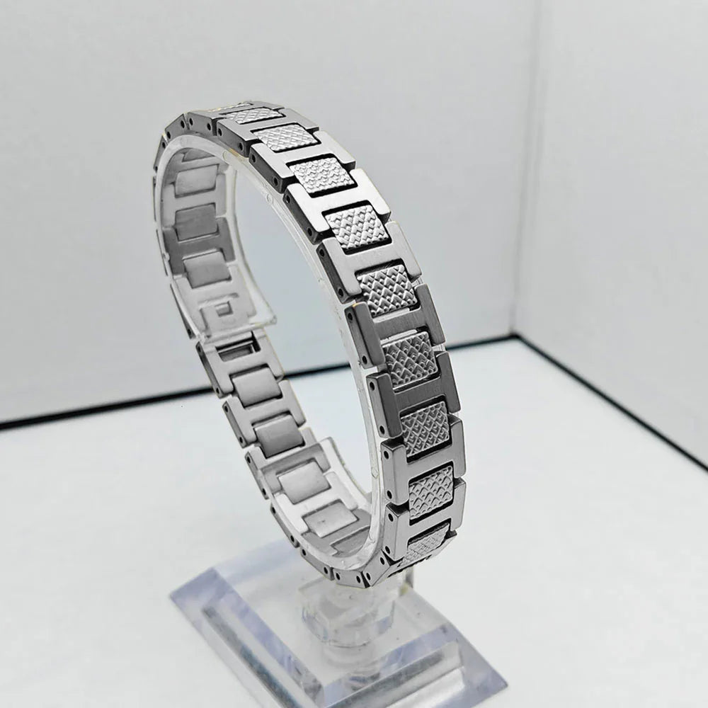 Luxury-Inspired Gold Bracelet for Men – Sleek & Sophisticated