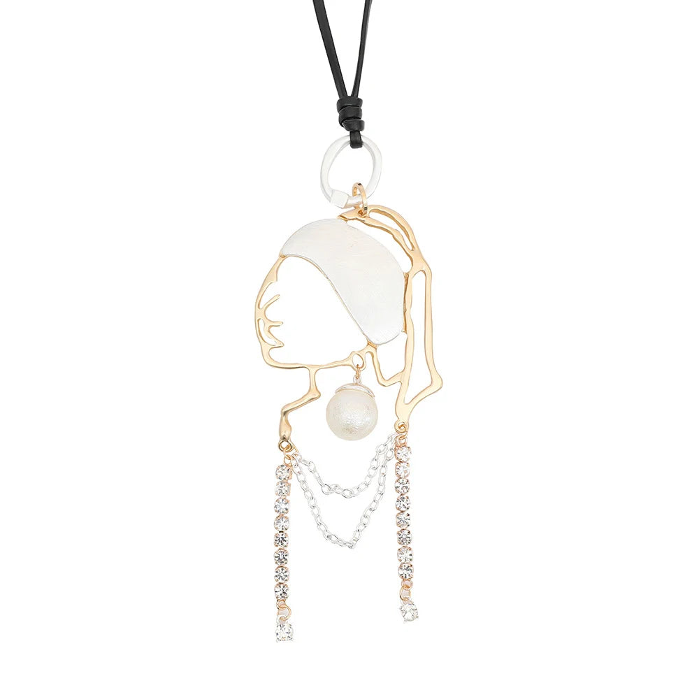 Nicole Statement Necklace – Feminine Art Pendant