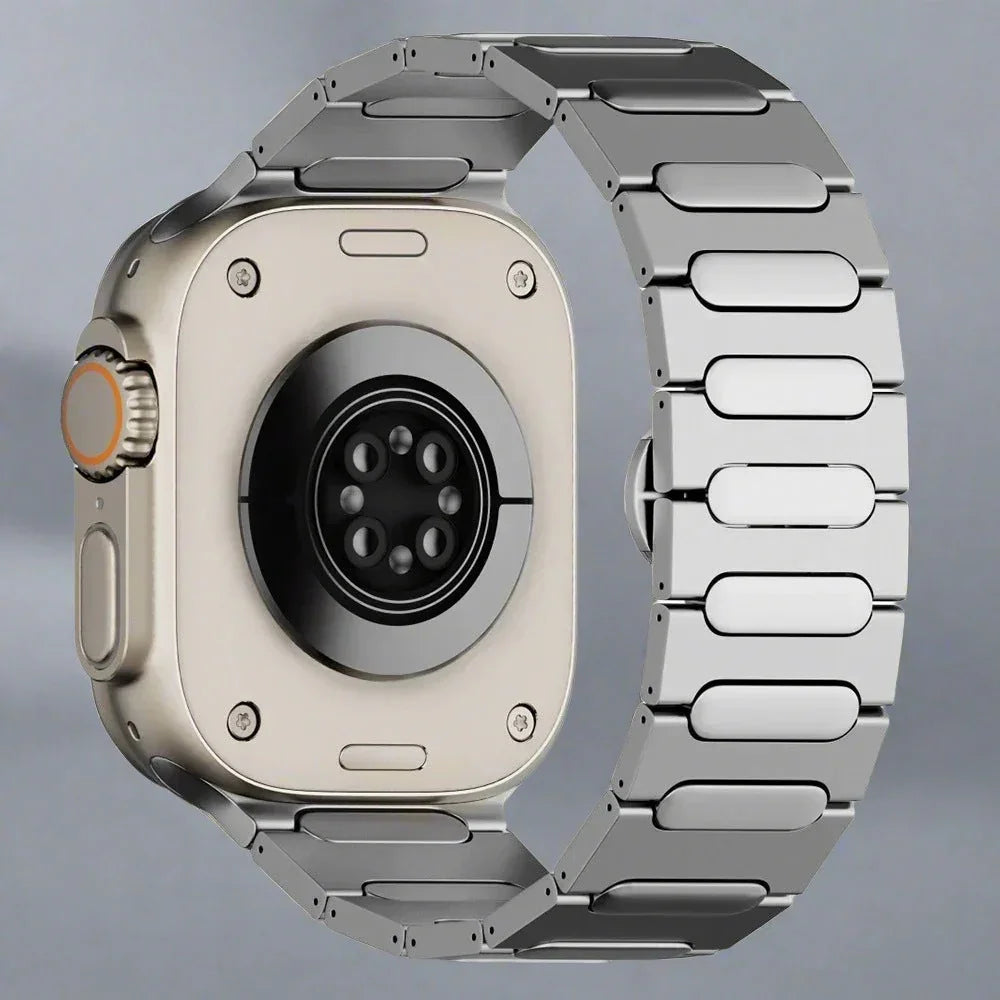 Apple Watch Ultra 2バンド49mmチタンメタルストラップ（隠しバックル付き）Apple Watch Ultra/Series 9/8 45mmバンドに対応