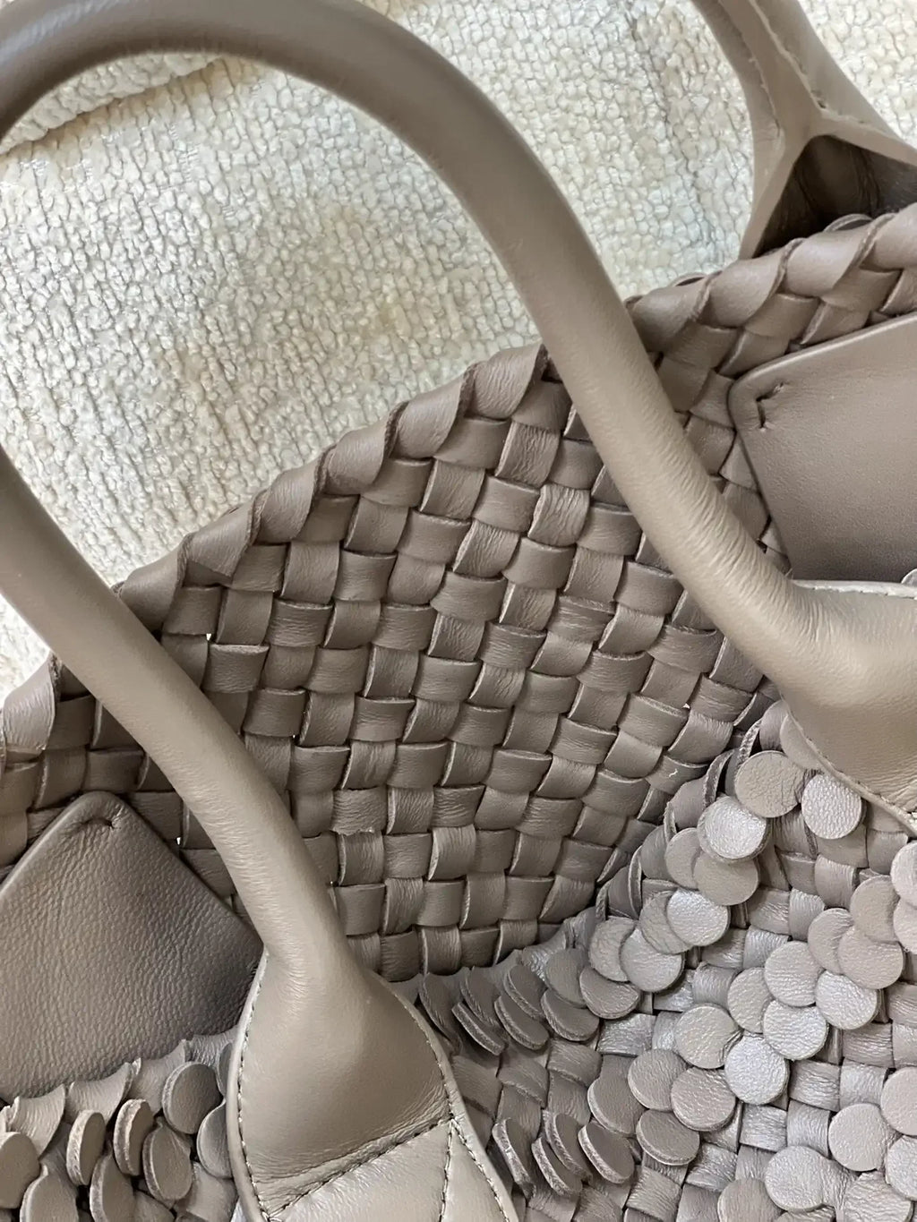 Luxury women’s woven leather tote, 100% lambskin hobo tote in Brown
, stylish soft bucket handbag