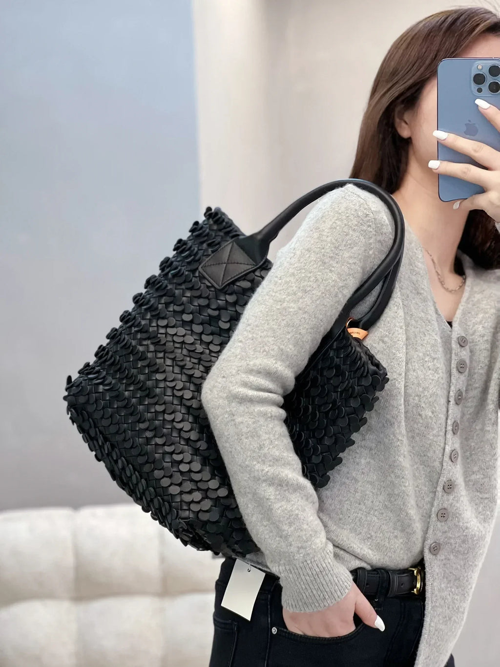 Luxury women’s woven leather shoulder bag, 100% lambskin hobo tote in Black, stylish soft bucket handbag