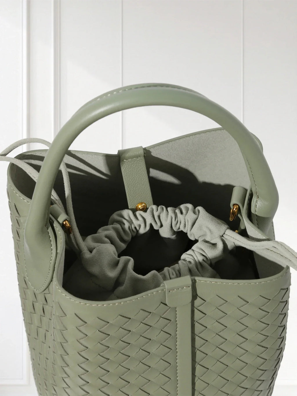 Handcrafted Beige Woven Leather Handbag – Luxury Bucket Tote with Suede Inner Bag, Green