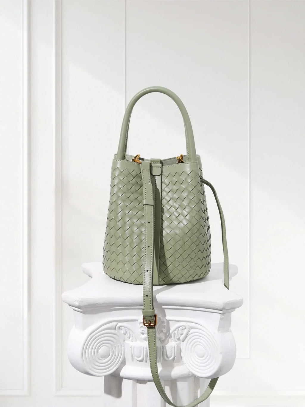 Handcrafted Beige Woven Leather Handbag – Luxury Bucket Tote with Suede Inner Bag, Green