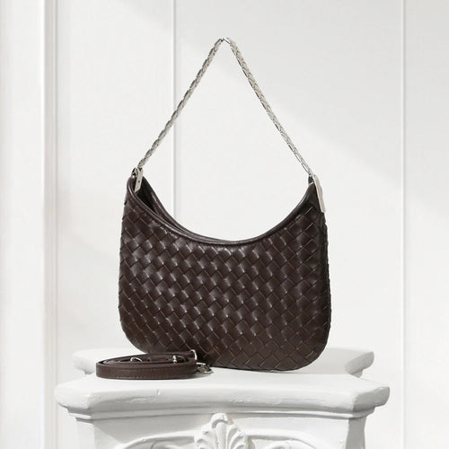 Mini Sling bag in woven carré leather with adjustable strap and zipper closure，brown