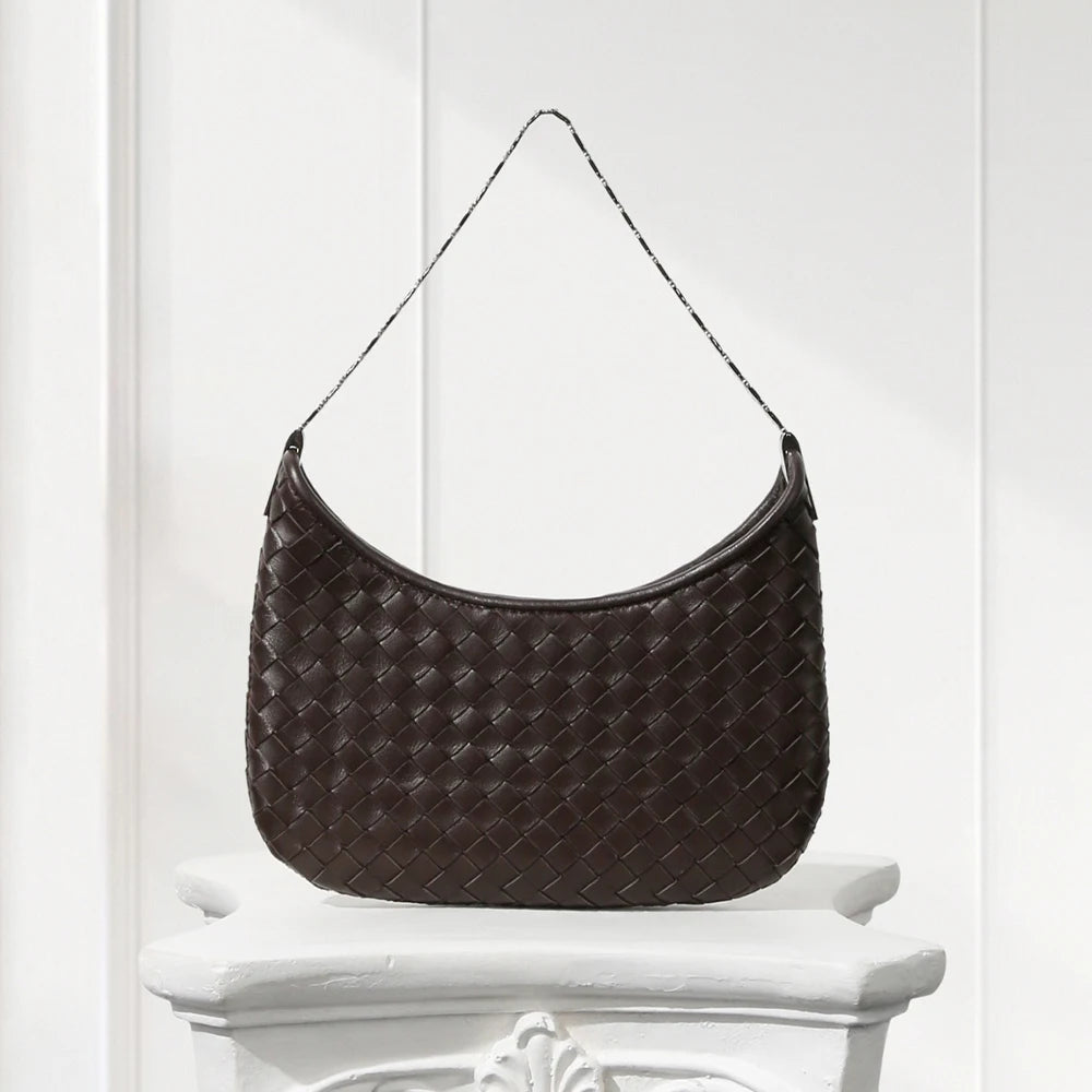 Mini Sling bag in woven carré leather with adjustable strap and zipper closure，brown