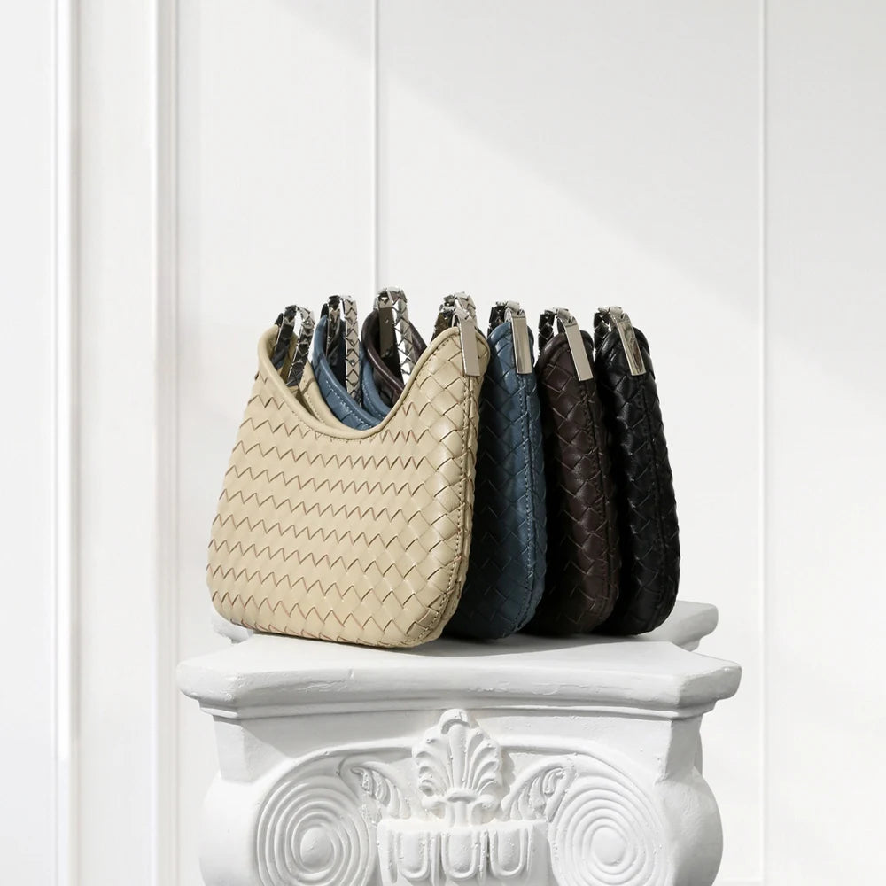 Mini Sling bag in woven carré leather with adjustable strap and zipper closure，brown