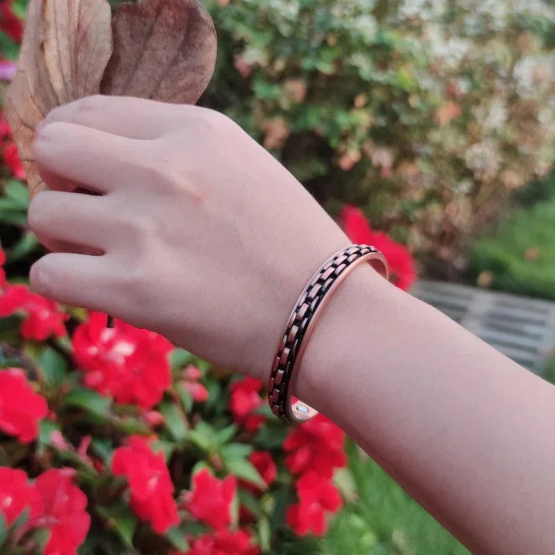 Magnetic Therapy Copper Bracelet – Elegant Jewelry Gift for Mom