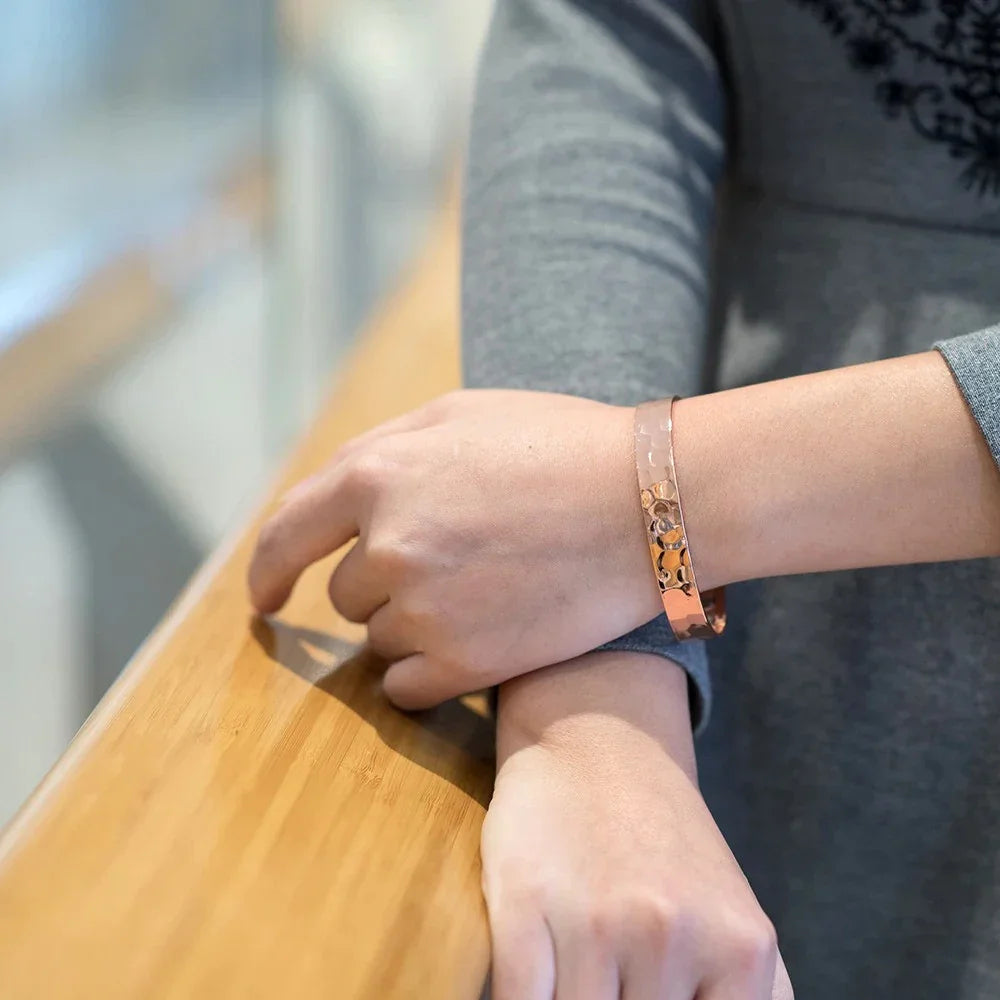 Give Mom the Gift of Healing – Elegant Magnetic Copper Bracelet