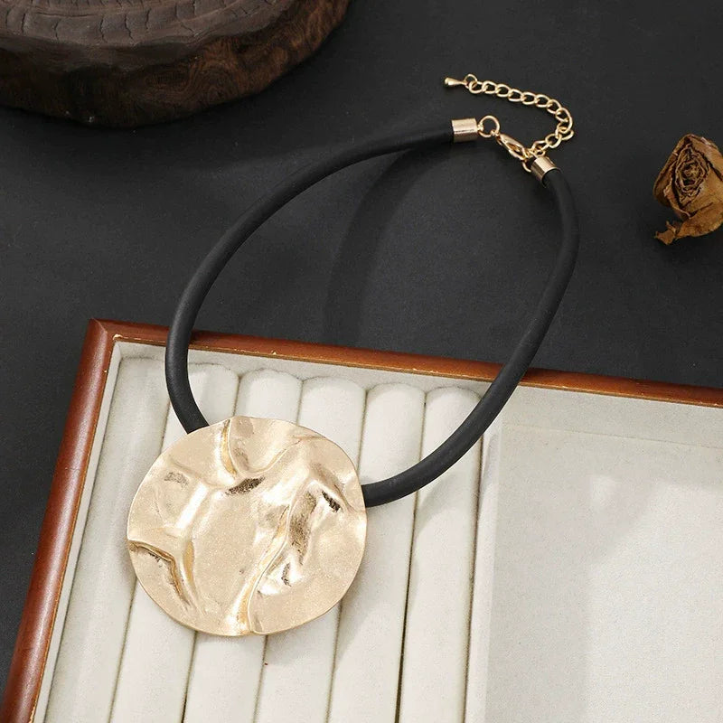 Chunky Gold Necklace with Abstract Round Pendant near New York – Shop civibuy.com