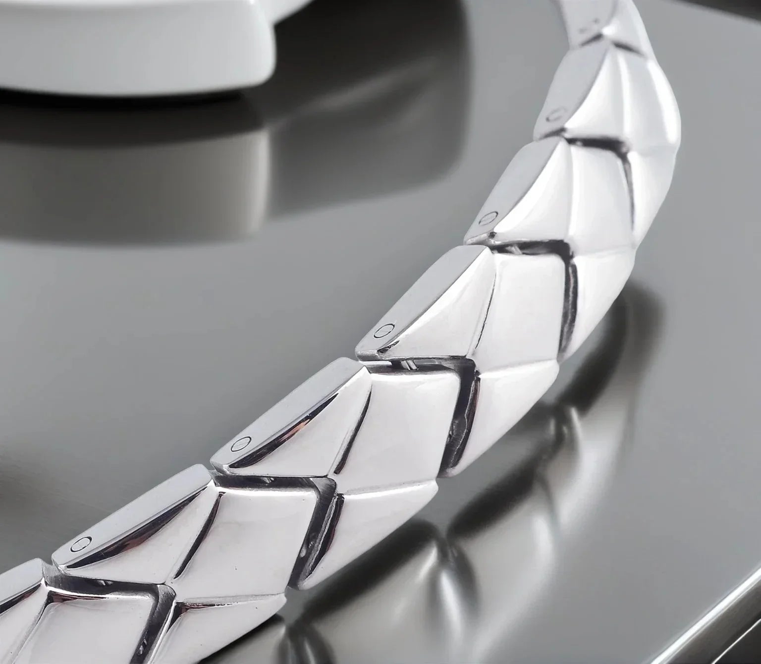 チタン ブレスレット 磁気療法ブレスレット 女性のための痛みの軽減