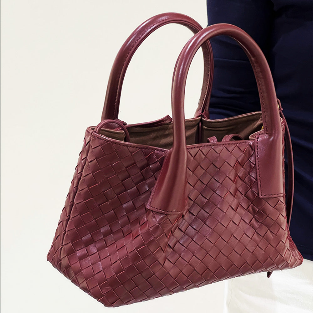 Tote Bag In Intrecciato Silky Calf Leather With Adjustable Detachable Strap