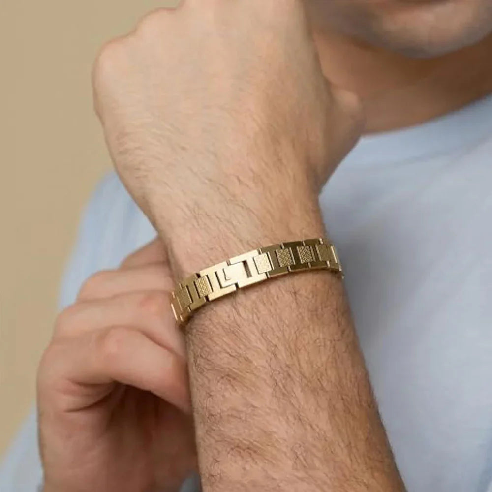Luxury-Inspired Gold Bracelet for Men – Sleek & Sophisticated
