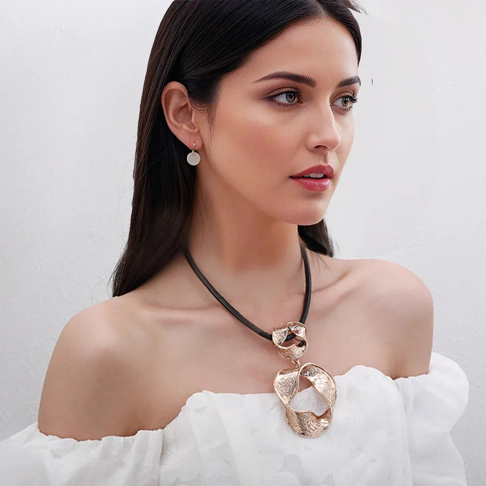 Stylish Gold Pendant Necklace Textured Metal Design Fashion Jewelry for Women