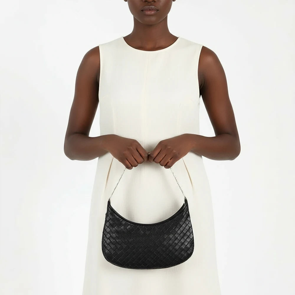 Mini Sling bag in woven carré leather with adjustable strap and zipper closure，black
