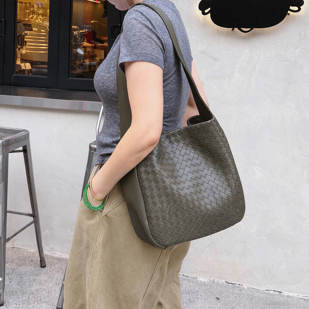 Woven Lambskin Crossbody Bag – Elegant Edge Bound Design，Blue