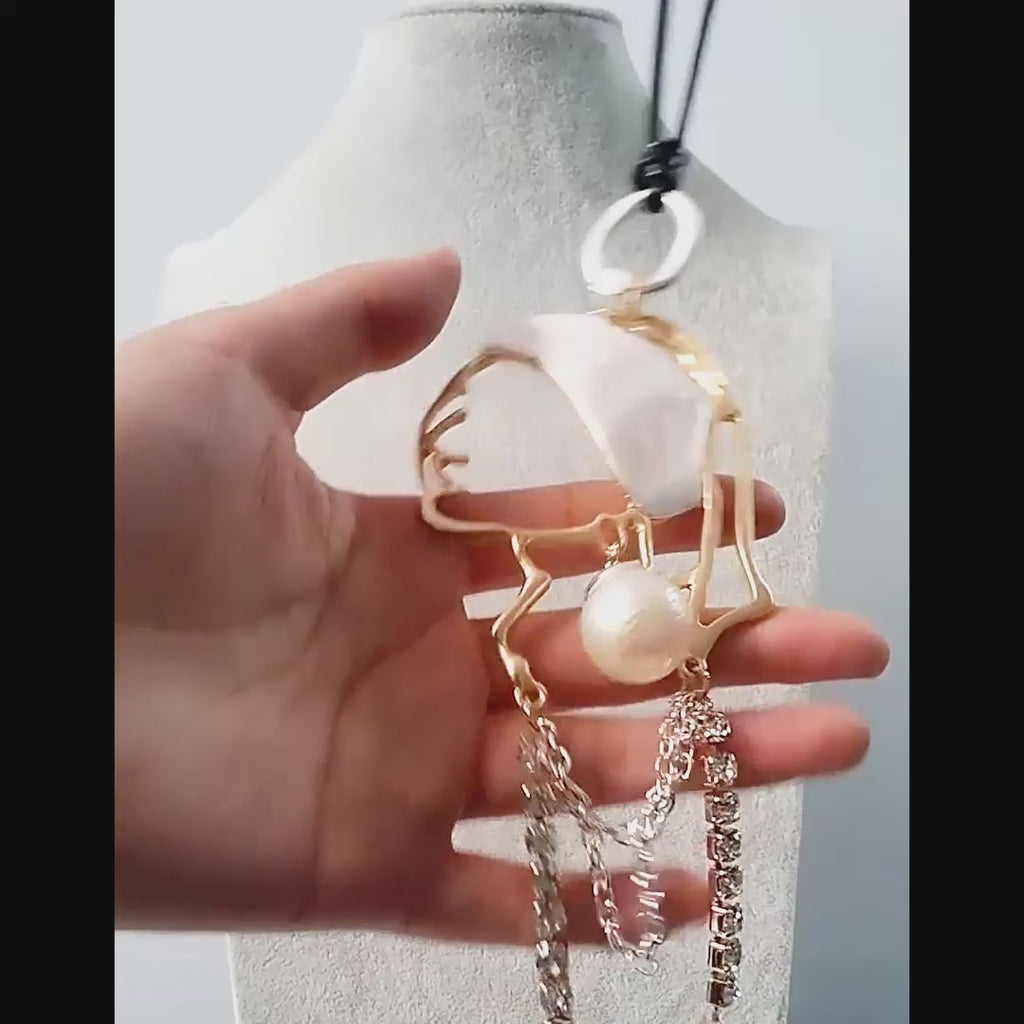 Nicole Statement Necklace – Feminine Art Pendant