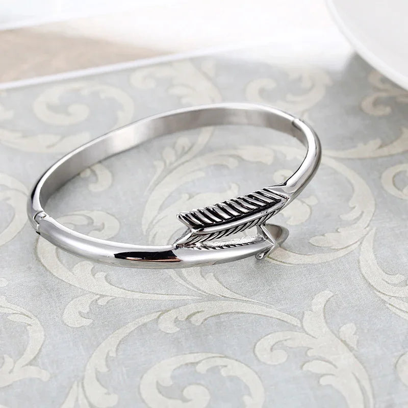 Simple geometric arrow titanium steel women Bracelet - CIVIBUY